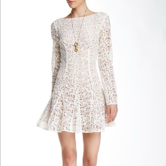 The JetSet Diaries Cream/Tan Size Small Lace Dress - Picture 2 of 10